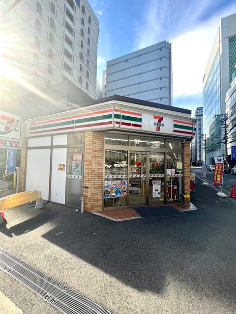コンビニ　セブンイレブン堺筋本町南店（コンビニ）まで100m