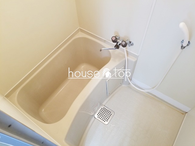 バス・シャワールーム　ゆったりと入よう出来る浴槽ですよ♪