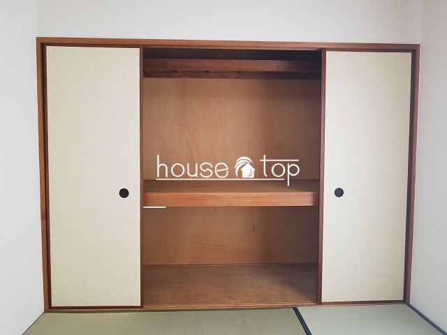 収納　押入にはお布団や衣類も収納出来ますよ♪