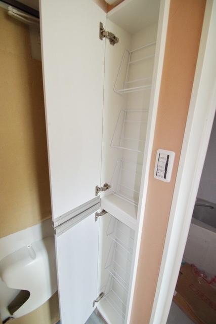 収納　下駄箱などの収納付きの玄関