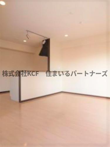 居室・リビング　こちらのリビングで趣味の時間をお楽しみください