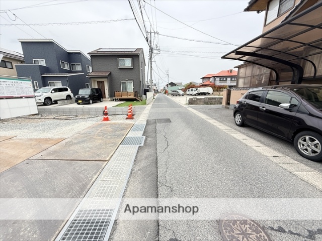 その他　前面道路（その他）まで0m