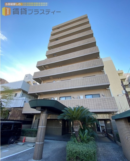 建物外観　エキウラの便利な暮らし。夜遊びしすぎに注意ですね。。