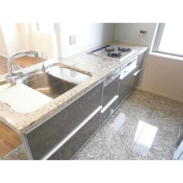 キッチン　※写真は同タイプ住戸です。