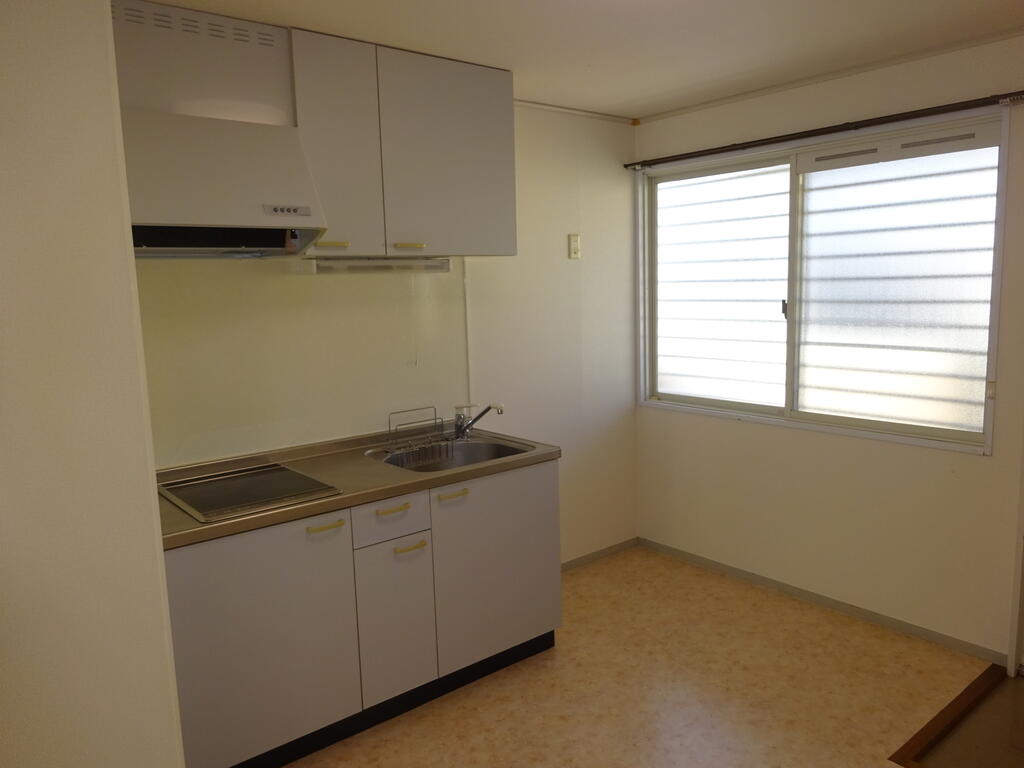 キッチン　IHコンロ付。