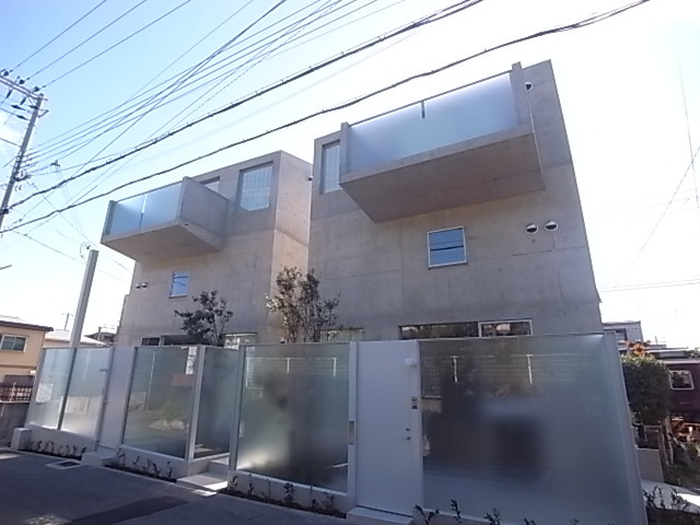 建物外観　コンクリート打ちっぱなしの外観