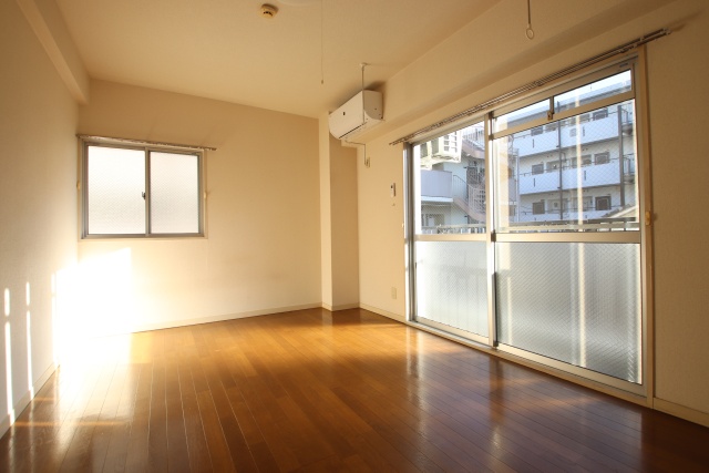 居室・リビング　※他のお部屋の参考写真です