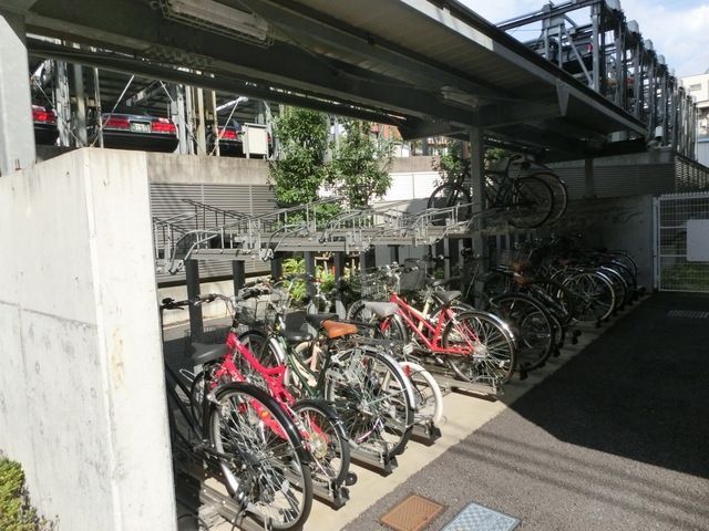 駐車場　★屋根付き駐輪場★