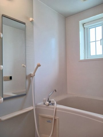 バス・シャワールーム　ゆったり過ごせるお風呂です