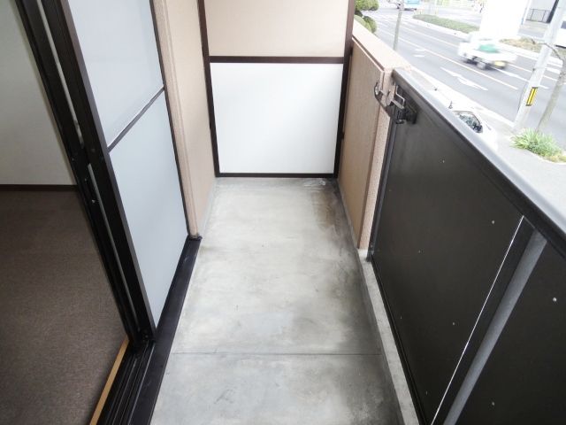 バルコニー　同物件別号室の写真です。