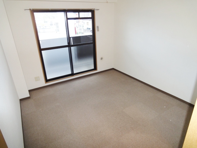 居室・リビング　同物件別号室の写真です。