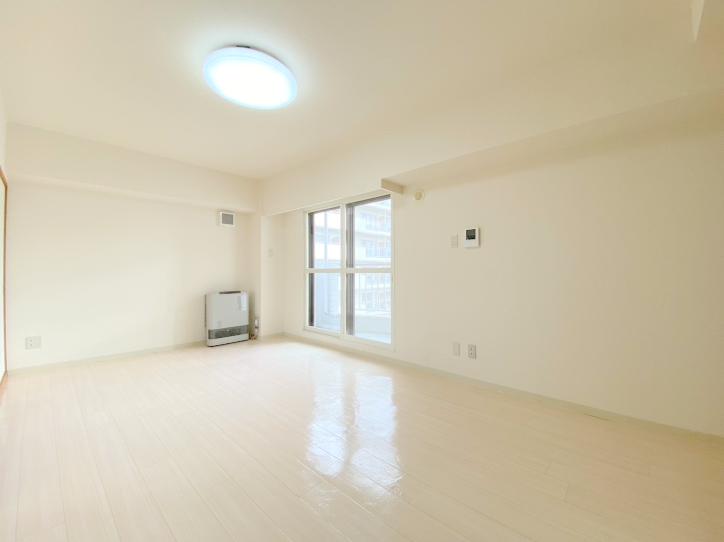 居室・リビング　※他号室の写真になります。雰囲気のご参考にどうぞ♪