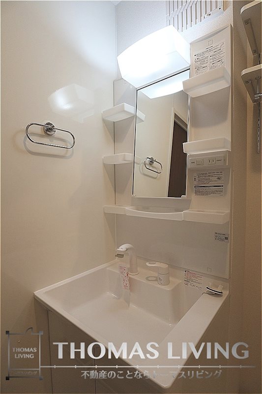 洗面設備　女性に嬉しい独立洗面台。