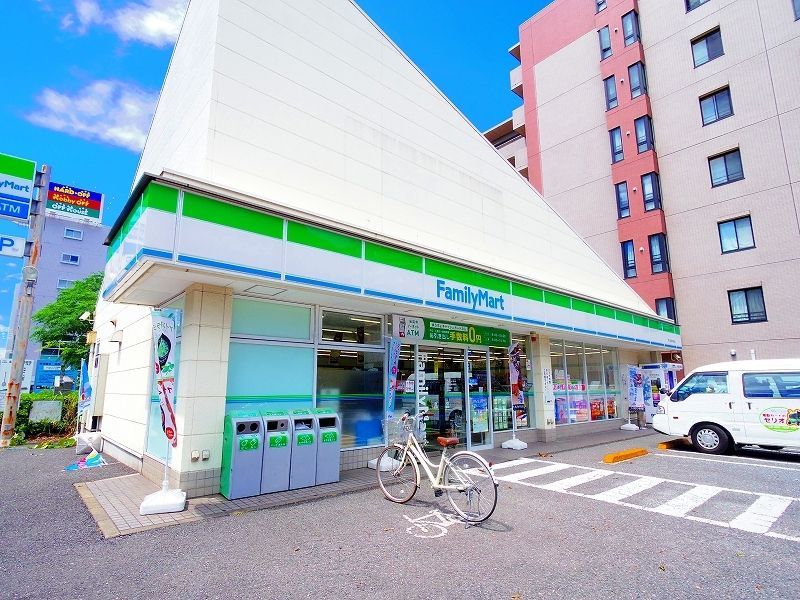 コンビニ　ファミリーマート 東久留米本町店（コンビニ）まで851m
