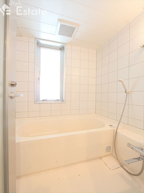 バス・シャワールーム　バスルーム