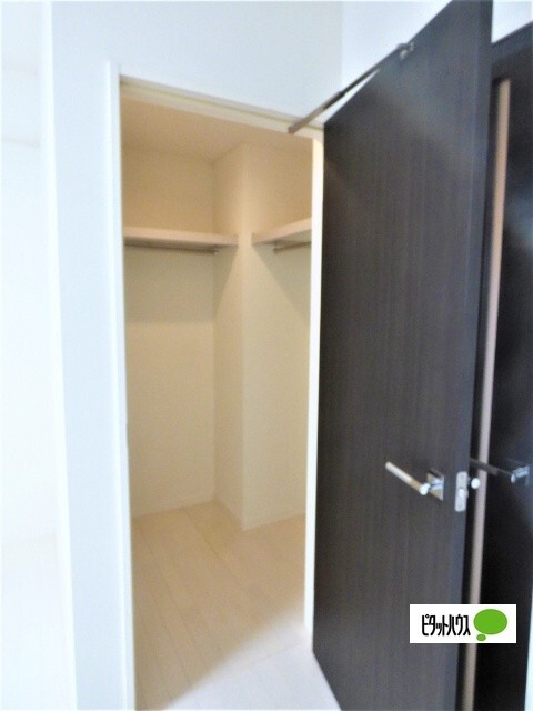 収納　※写真は反転別部屋のもの