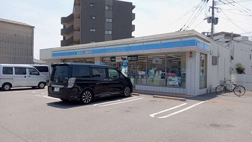 コンビニ　ローソン博多諸岡五丁目店（コンビニ）まで884m