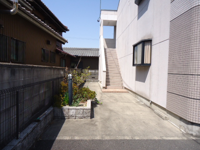 エントランス　外観写真（昼）