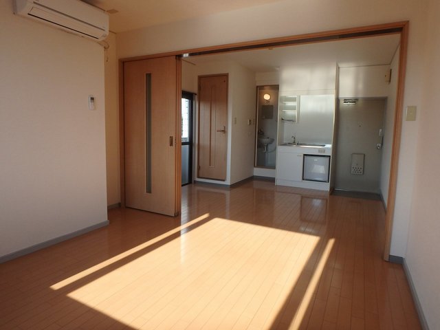 居室・リビング　５階の室内写真です
