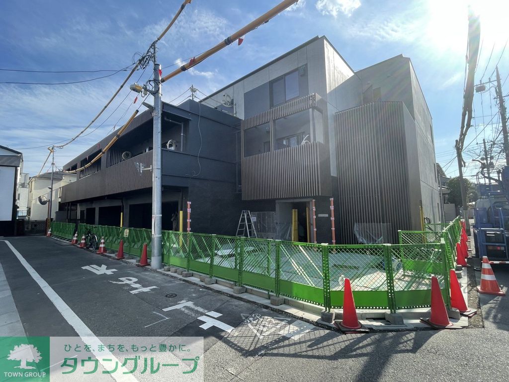 建物外観　駐車場