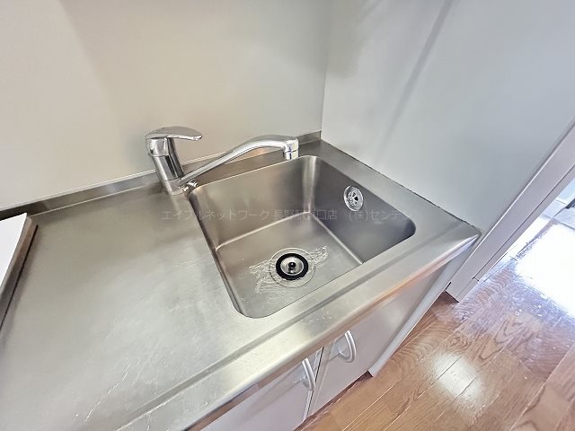 キッチン　写真は201号室です（参考）