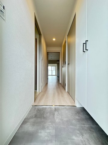 玄関　詳細は、RISUMO江坂本店までお問合せください♪