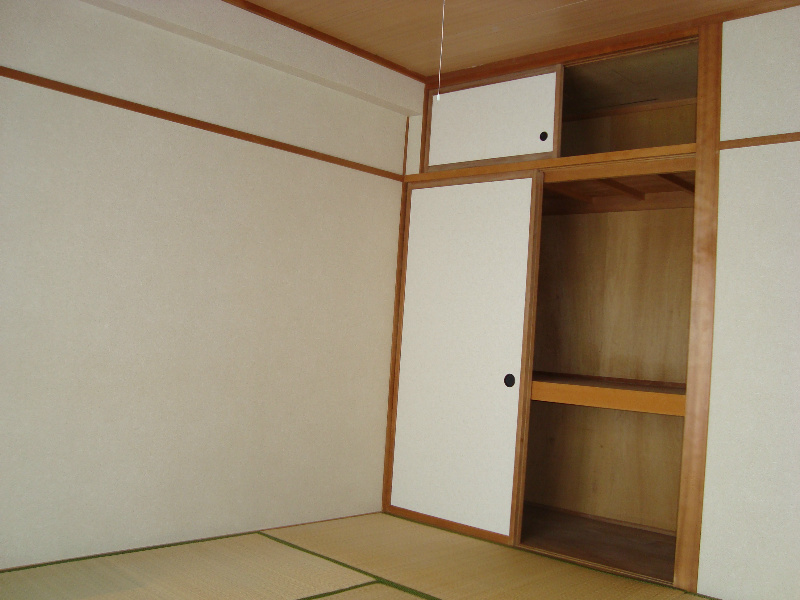 収納　※写真は別号室です。