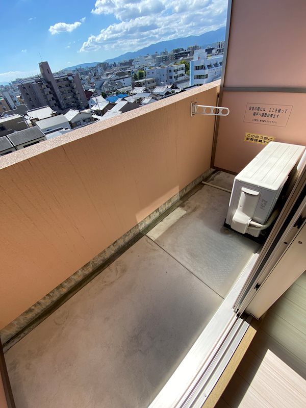 バルコニー　違うお部屋の写真です。ご参考までに