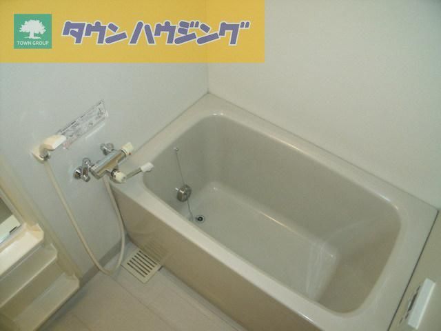 バス・シャワールーム　追い焚きつきのファミリー向けバス