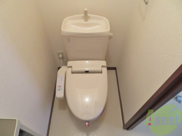 トイレ　こちらはトイレです。清潔感があり、安心して使用できます。