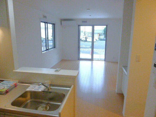 居室・リビング　採光の良い明るいお部屋です