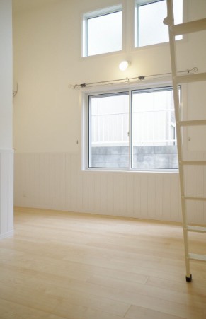 居室・リビング　別部屋参考写真となります