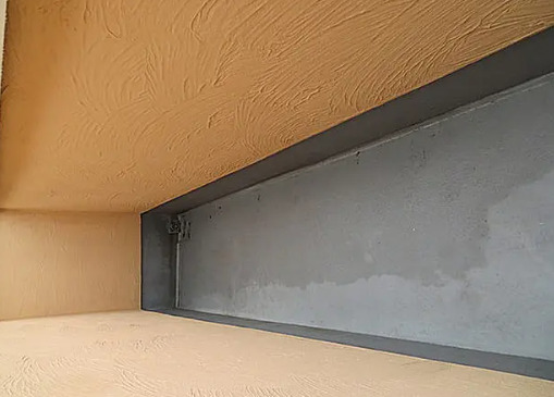 バルコニー　別部屋の画像を使用しております。