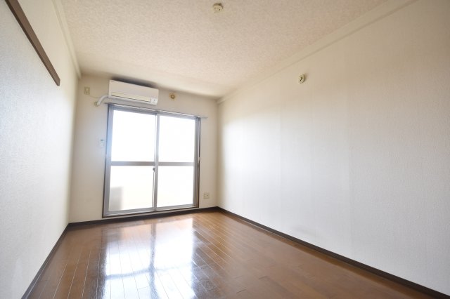 居室・リビング　※別部屋参考画像