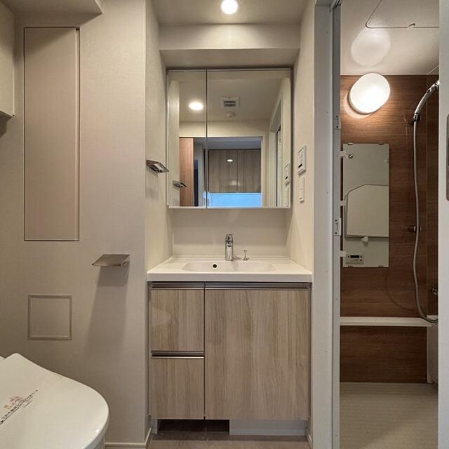 洗面設備　※写真は同タイプ住戸です。