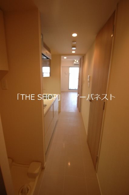 玄関　同タイプ、別部屋の参考写真です。