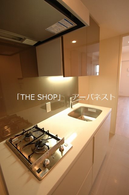 キッチン　同タイプ、別部屋の参考写真です。
