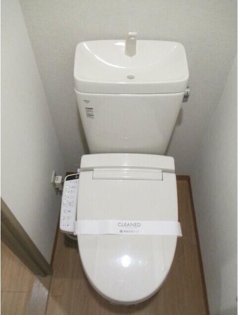 トイレ　落ち着いた色調のトイレです♪