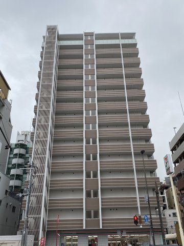 建物外観　エレベーター2基あります♪