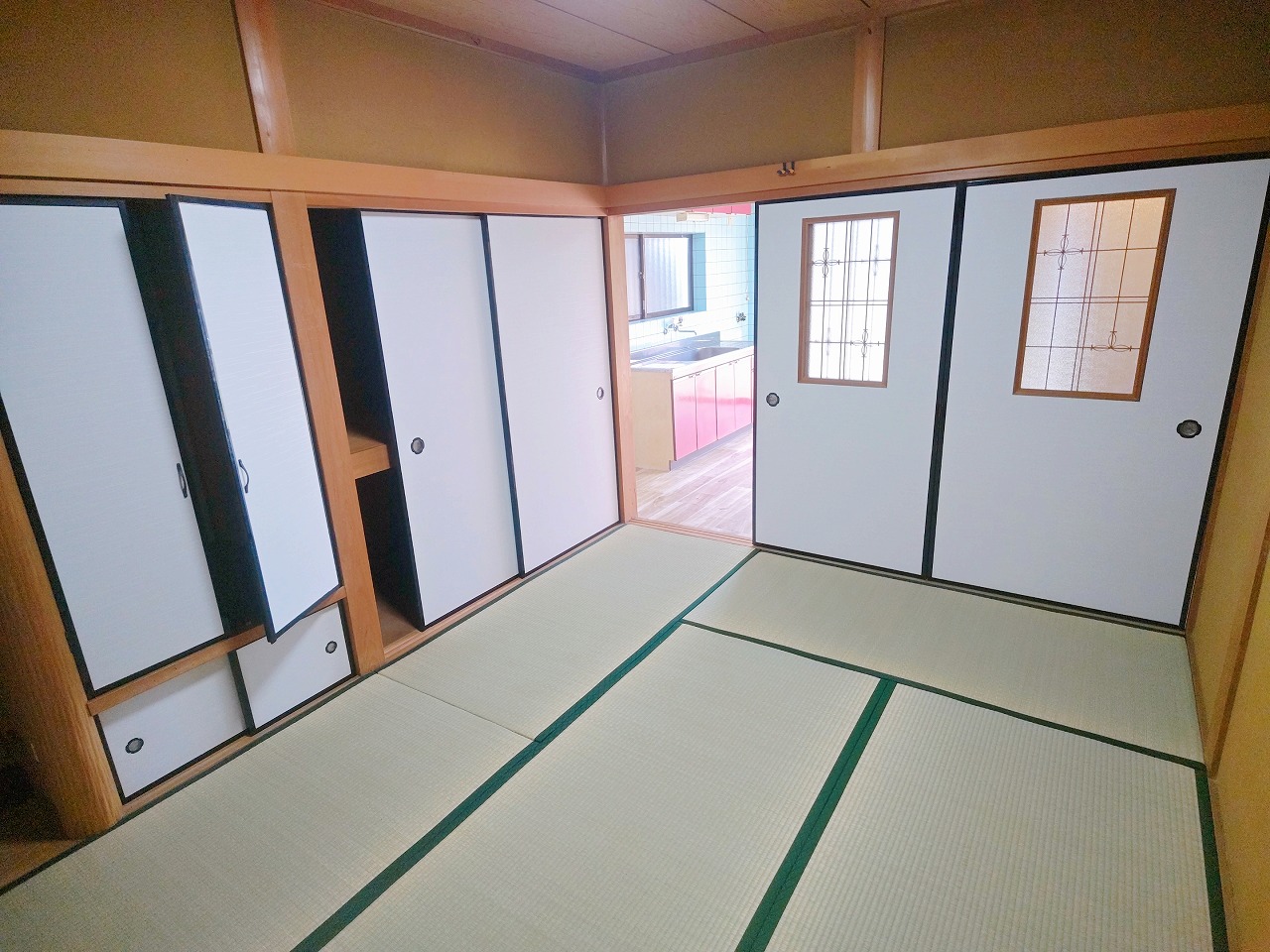 大垣内戸建Nの居間写真