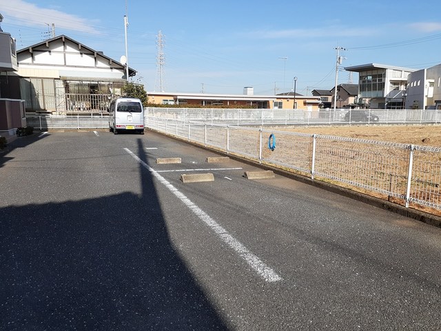 その他　ファミリーマートまで450m