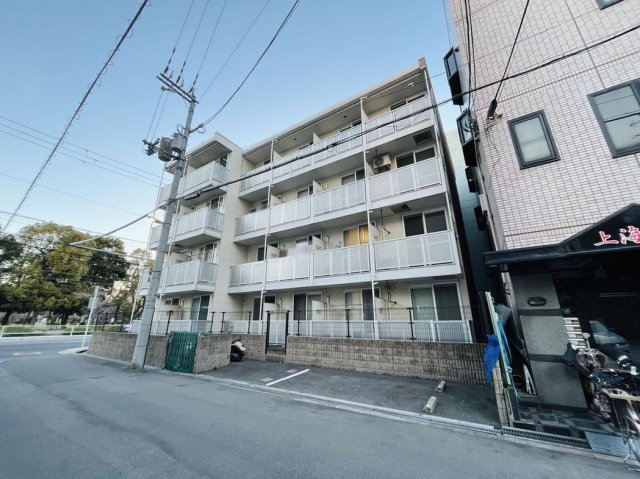 レオパレストウメイの外観写真