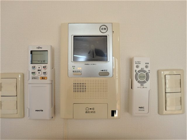 セキュリティ　モニター付きインターホンで留守中の来客がわかり安心です☆