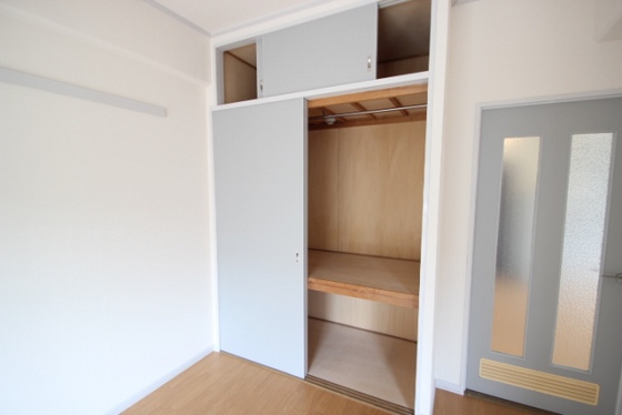 収納　※他部屋の写真です。
