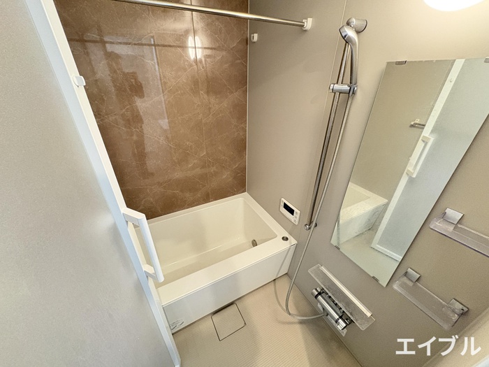 バス・シャワールーム　同じ部屋タイプの別部屋の写真です。現況と異なる場合は現況を優