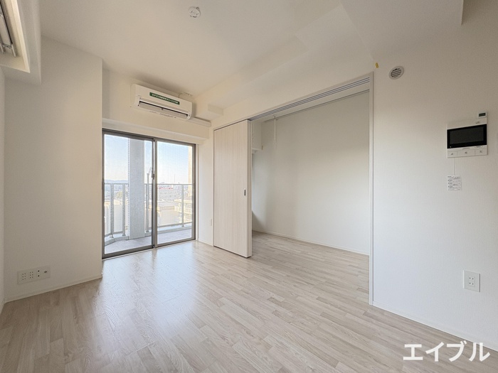 居室・リビング　同じ部屋タイプの別部屋の写真です。現況と異なる場合は現況を優
