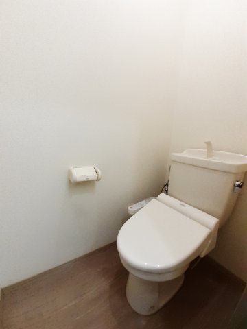 トイレ　※同タイプの部屋写真です