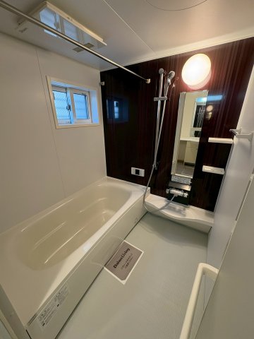 バス・シャワールーム　落ち着いた空間のお風呂です