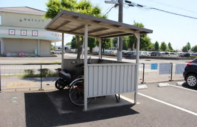 その他共有部分　無料駐輪場あります。