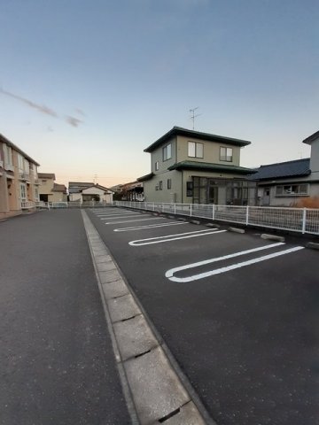 駐車場　駐車場に車を止められます